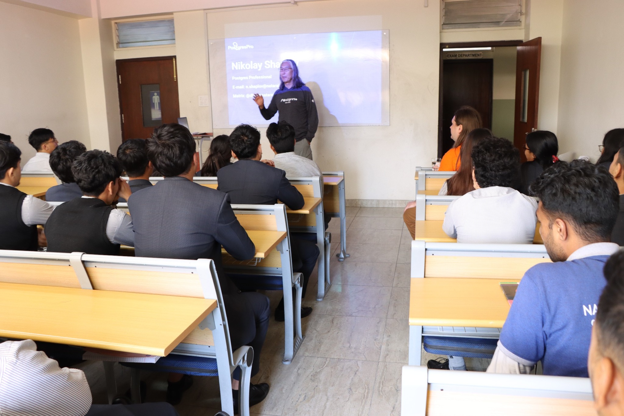  Introduction to free and open source software with respect to Open Source Developer's experience in PostgreSQL